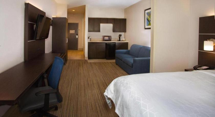 Holiday Inn Express Hotel & Suites Port Charlotte Exterior photo